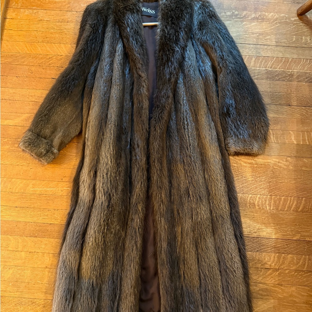 Albert Weiss Elegant Genuine Fur Coat in Dark Brown